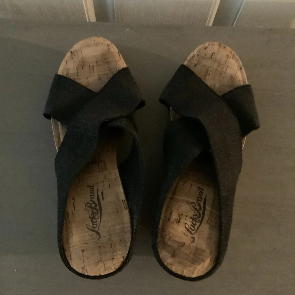 Lucky Brand Black Cork Wedge Sandal, 7 1/2 - Picture 5 of 8
